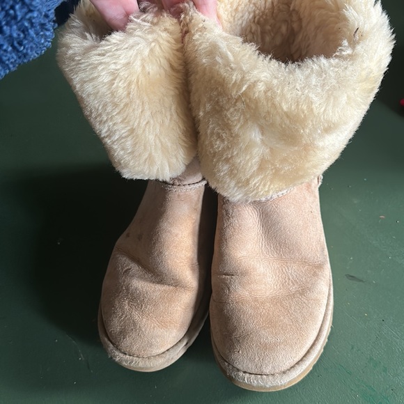 Sand Tall UGG - Picture 2 of 3